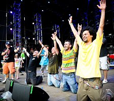 Raggafaya - koncert na dużej scenie festiwalu Przystanek Woodstock 2011